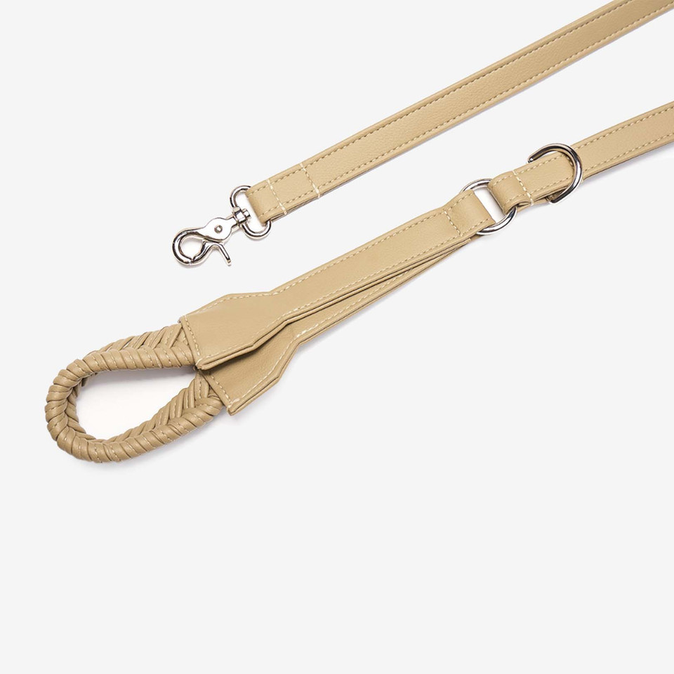 Stand by Me leash made of cactus leather in tan color